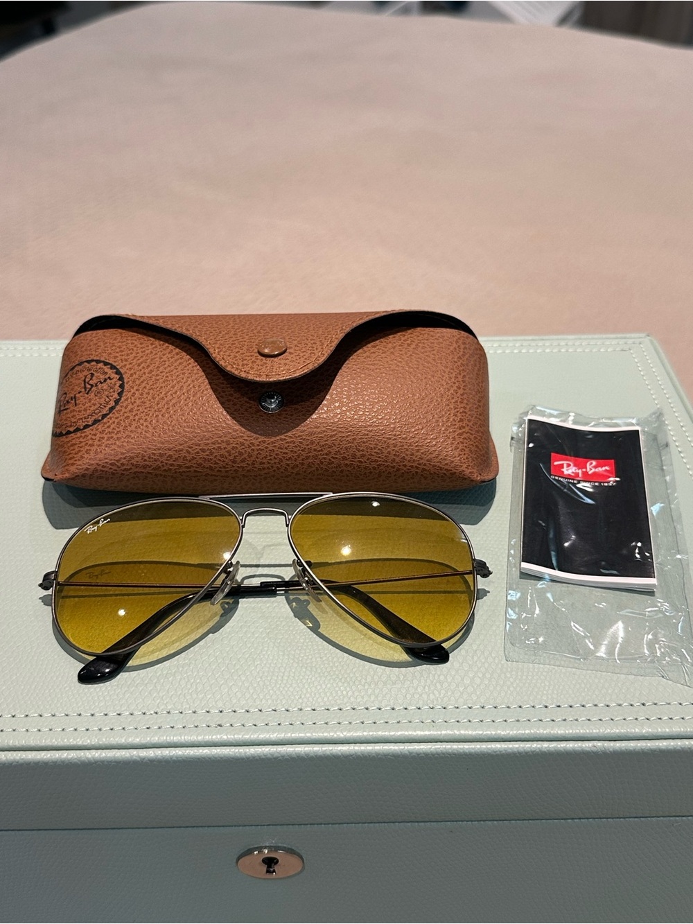 Ray-Ban Men’s Aviator Sunglasses with Yellow Lenses and Brown Case